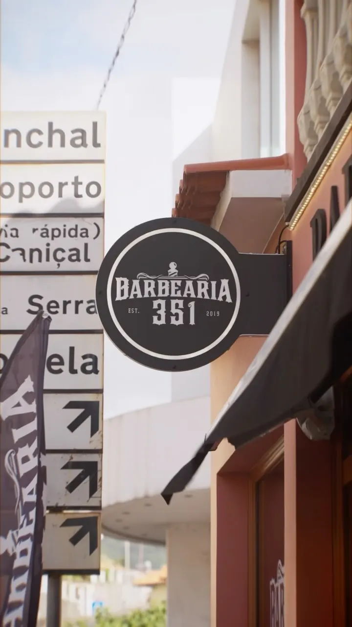 Letreiro da Barbearia 351, publicado no Instagram